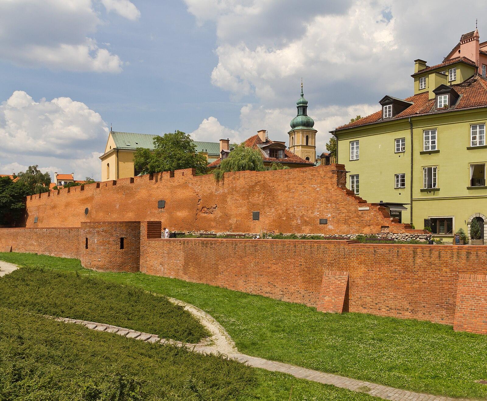 Warsaw Walkers Transform Daily Strolls Into Powerful Mindfulness Practice
